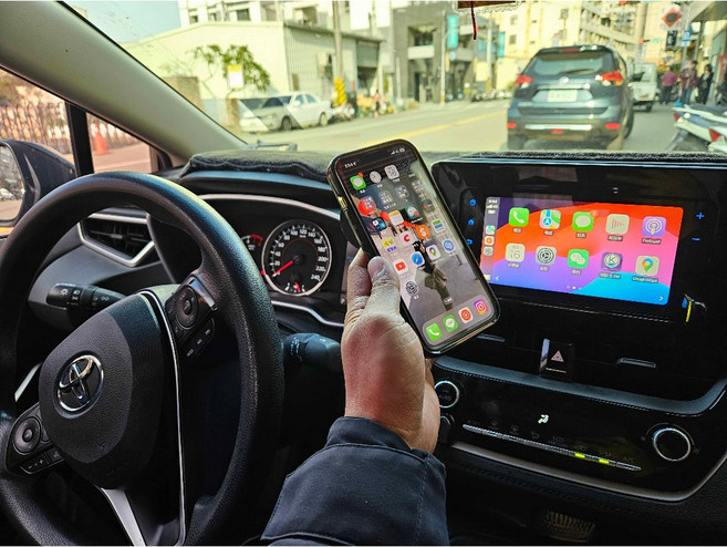 APPLE IBOX 無線CarPlay/Android Auto連接盒 蘋果安卓通用 有線轉無線 支援原車操控 語音助手 適用TOYOTA CC YARIS VIOS, 1個, vios yaris cross, IBOX4