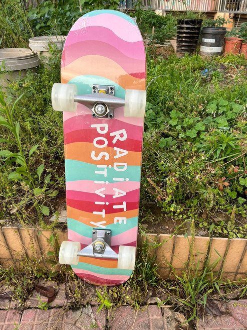 草莓熊滑板 學生入門雙翹板 兒童青少年刷街全能專業動作四輪滑板 工廠清倉, 如圖所示, 1個