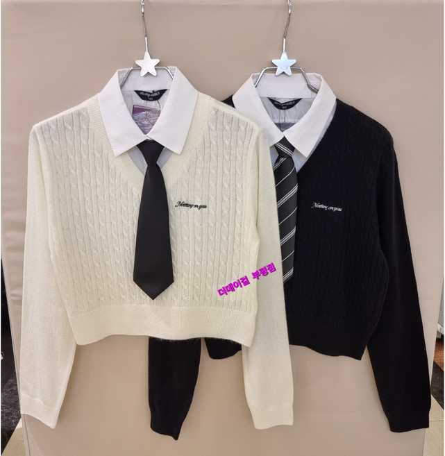 더데이걸 부평점 셔츠 레이어드 디테일로 깔끔하고 단정한 코디 완성하는 타이(탈부착 가능) 포인트 여아 스웨터