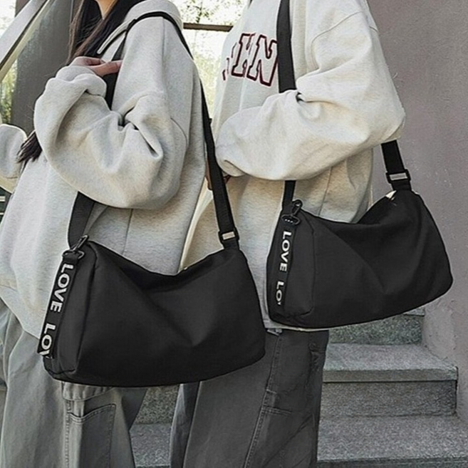 헤이리나 초경량 남녀공용 숄더 크로스백 숄더백 운동가방 S L 두가지 사이즈