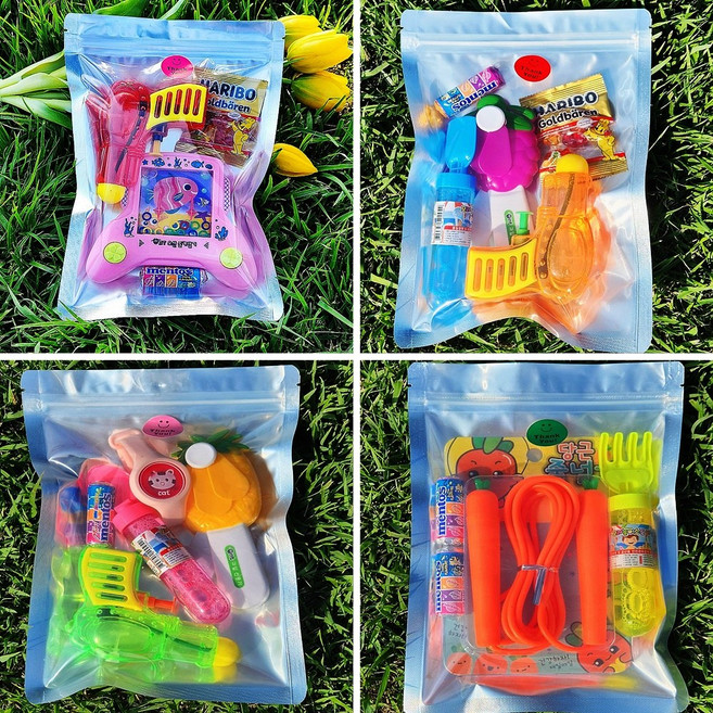 어린이집 유치원 KC인증 생일선물 답례품 모기팔찌 퍼즐 줄넘기 선풍기 물총 모래놀이 게임기 + 간식 구디백 생일 모기밴드 장남감 두뇌발달 봄 여름 가을 휴가 단체 선물 세트, 01.게임기 +물총  +간식2P, 1개