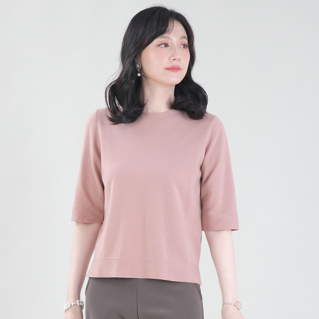 애비뉴투지 엄마옷 부드러운 메리노 울 기본 라운드 5부 칠부 여성 봄 가을 간절기 니트 블라우스 B09436