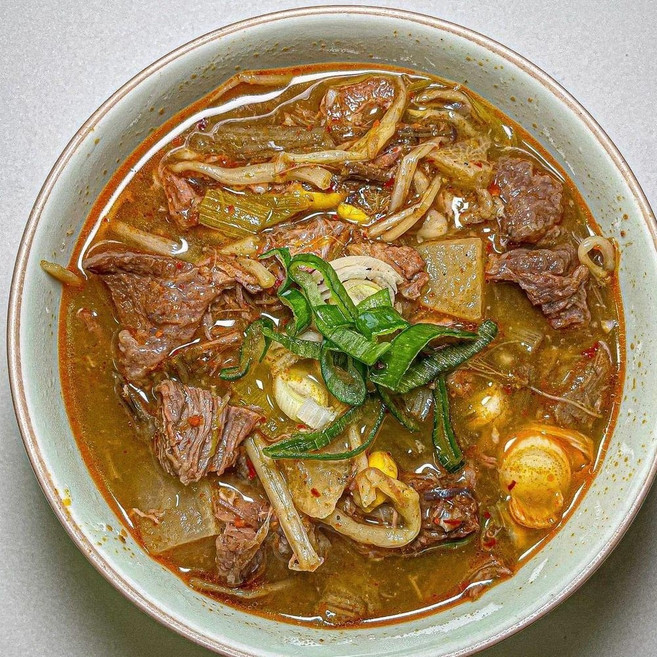 궁중수라간 경상도식 얼큰 한우 소고기무국 800g, 1개