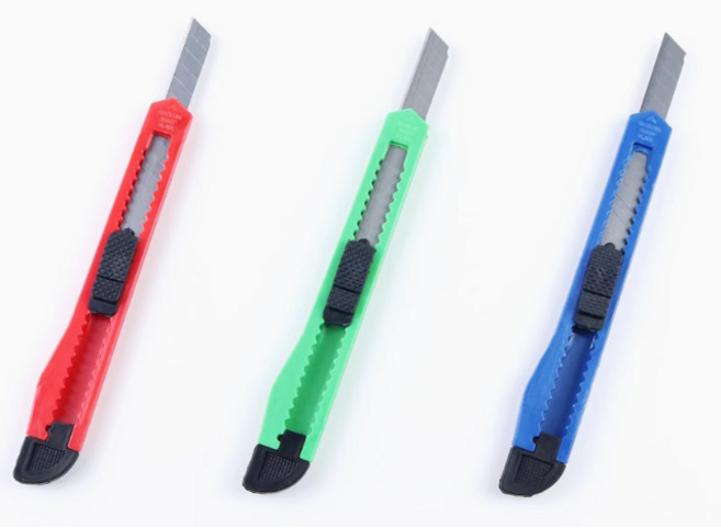 枕頭山 45度美工刀 塑膠美工刀 小刀 比刀片還便宜 開學用品, 詳見包裝, 不挑色, 1個