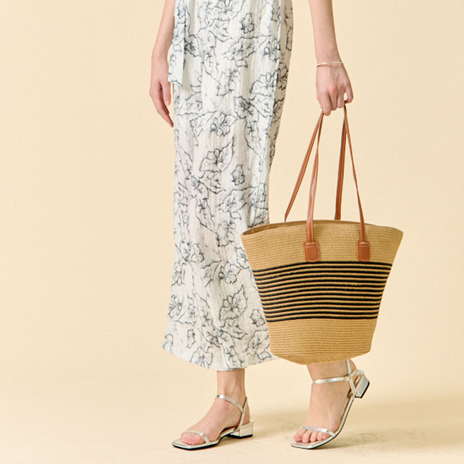 투톤 라탄 라피아 빅 숄더백(DE7B6BG04)