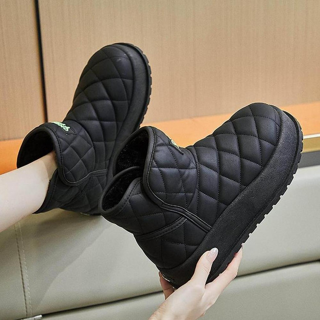 YANGTA 여성 가벼운 미끄럼방지 편한 기모 안감 부츠 심플 방한화