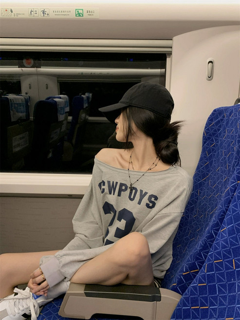 T恤美式復古露肩字母印花斜肩衛衣女寬鬆百搭上衣