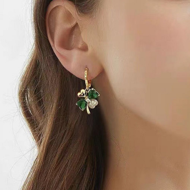티큐 여성 에메랄드 큐빅 행운 네잎클로버 드롭 원터치 링 귀걸이 A2060