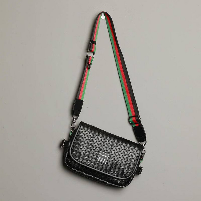 男生包包 編織斜背包 側背包 肩背包, 編織黑色