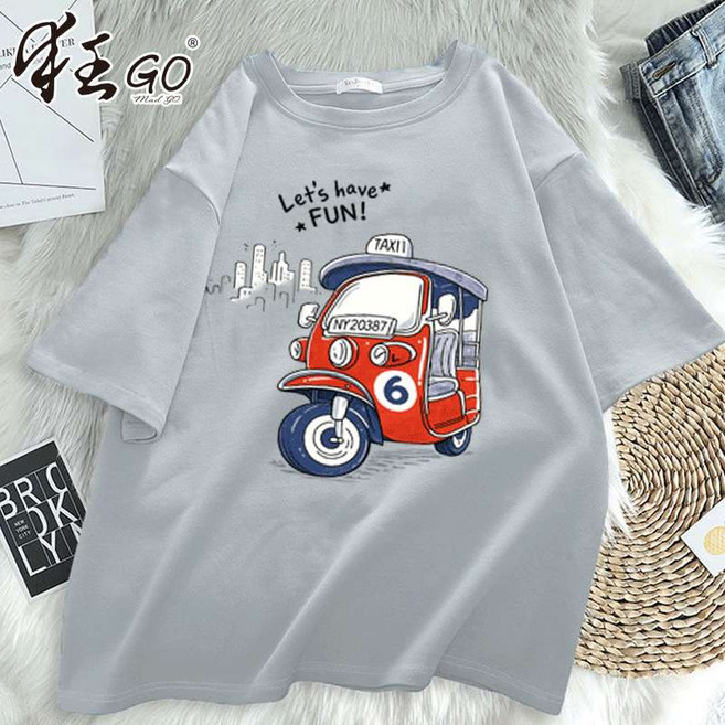 狂GO 嘟嘟車印花短袖T恤 寬鬆透氣上衣, 淺灰色