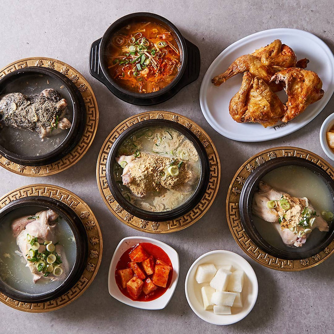 영양삼계탕 노원(30년 전통) - 삼계탕(냉장닭) 닭개장(생생정보통) 밀키트 - 고열 조리 - 아침 자체생산(홈메이드) 깍두기 양파짱아찌 직접 볶은 소금, 흑임자삼계탕, 1개, 1.3kg