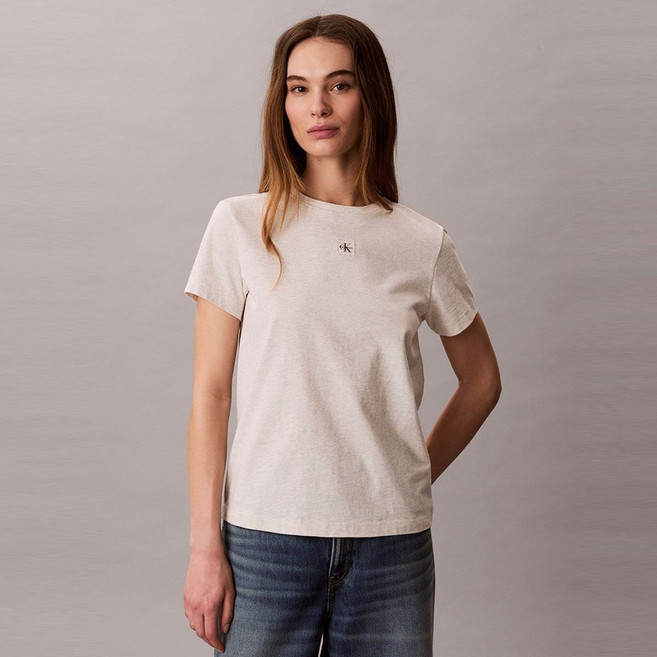 캘빈클라인 진 CALVIN KLEIN JEANS 여성 우븐라벨 클래식 핏 티47F227G QVZ631 YWA747