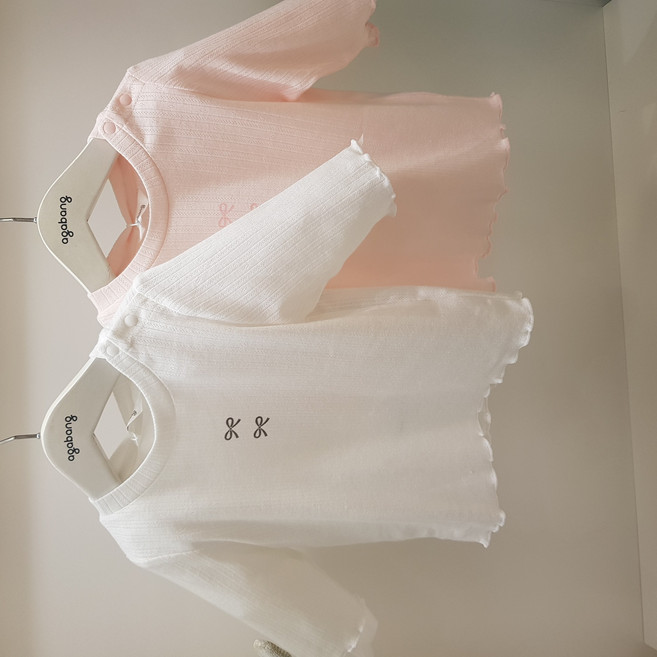 아가방 여름 베이비페어 여아 7부 티셔츠 레이온 프릴 소매 리본 포인트 유아 여름 티셔츠 찰랑찰랑 여름 7부 외출복 / 리본 하나면 충분히 예뻐요