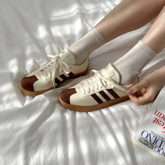 정품 아디다스 ADIDAS 스니커즈 운동화 남성 여성 패션 신발 공용 커플 데일리 슈즈 HIGHMAX 증정품