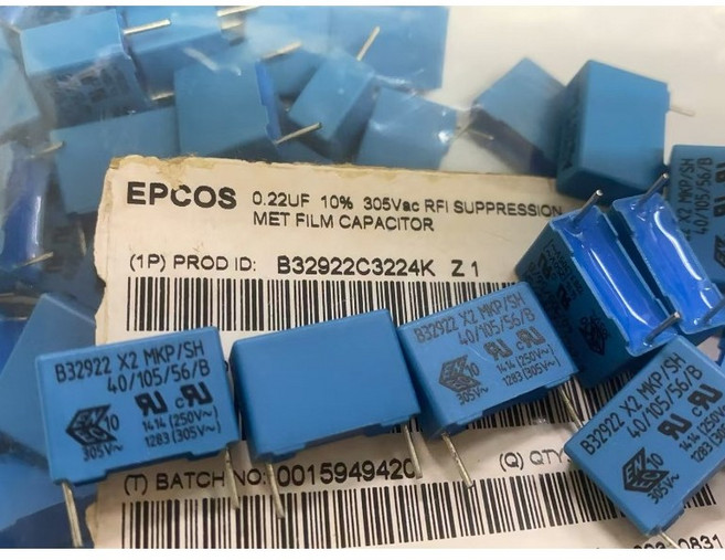 EPCOS 安全電容器 0.22uF 10% 305Vac MKP X2, 1個