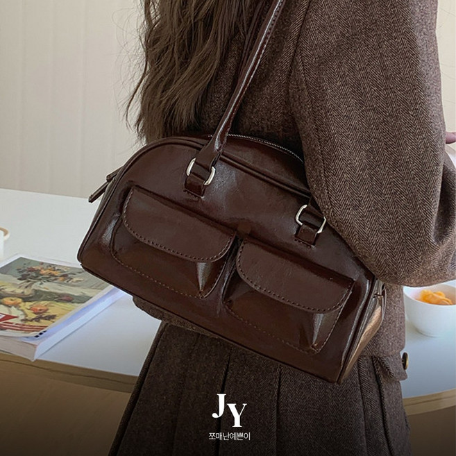 쪼예 Y2K 레트로감성 투포켓 레더 보스턴 숄더백