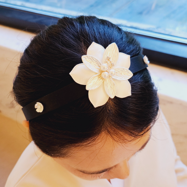 BEEU 비유 비단 진주꽃 한복머리띠 / 명절 설 추석 돌잔치 결혼식 예식 국악 여성 여아 성인 한복 머리띠 머리장식 장신구 헤어장식 헤어악세사리 헤어액세서리