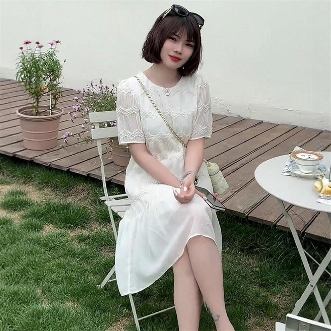法式時尚肌理感短袖A字連衣裙女2026夏新款洋氣減齡中長裙, 白色,M