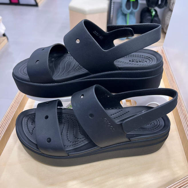 [크록스 정품] 브루클린 포 유 블랙(여성 샌들) 210676-001 - NC백화점 불광점