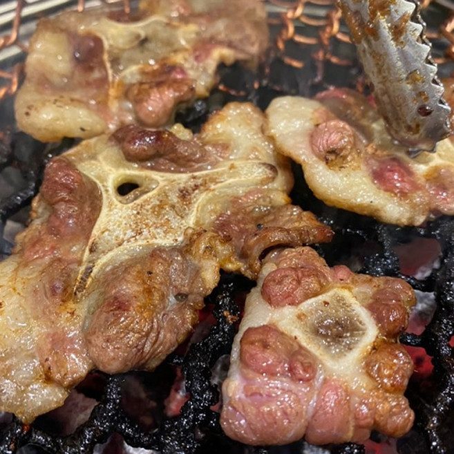 한우 소 꼬리 구이 300g 한우 꼬리 구이 소 특수부위 한우 특수부위 집에서소주안주 간단한소주안주, 1개