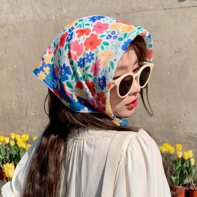 코티지룩 반다나 삼각 여성 스카프 플라워 여름 얇은 시스루 꽃무늬 봄 가을 여자 패션 데일리 헤어 두건