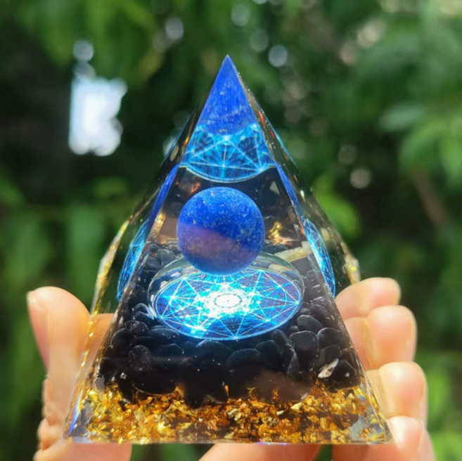 금전운 푸른색 피라미드 오브제, 블루