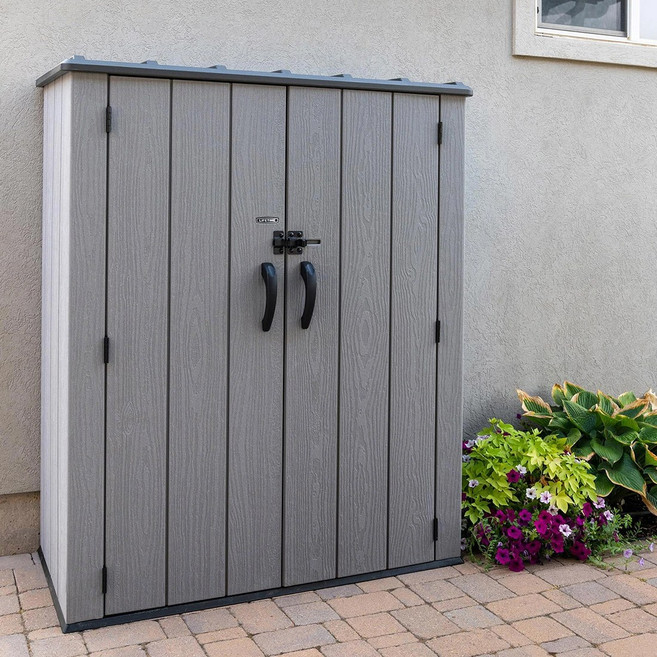 [코스트코] NEW 0.7 x 1.4m 라이프타임 버티컬 조립식 창고-선반 4개 포함 / 반짝세일 / 야외용 창고 / 소형창고 / 야외보관함/ 강철보강, 그레이