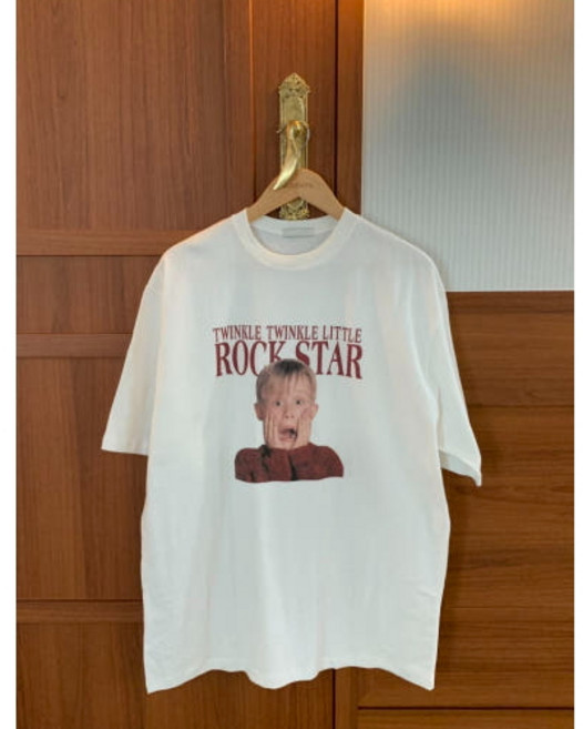 [커플룩추천/탄탄함/연말룩] 크리스마스 케빈 오버핏 티