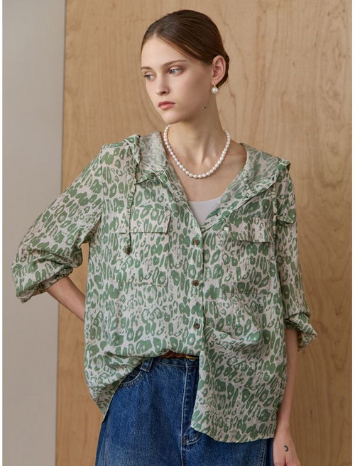 엠그라프 레오파드 패턴 플랩포켓 후드 블라우스