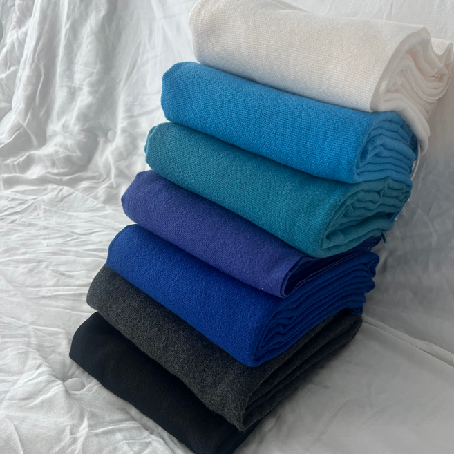 쨍한 파랑 블루 보라 퍼플 쿨톤 찰떡 머플러 목도리 코디