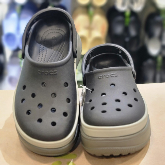 크록스 약5cm 굽 세련되고 여성스러운 클래식 스택트 클로그 211355-001