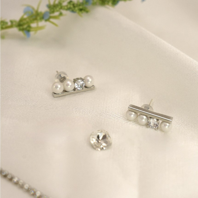 다사키스타일 진주 밸런스 솔로 다이아 귀걸이