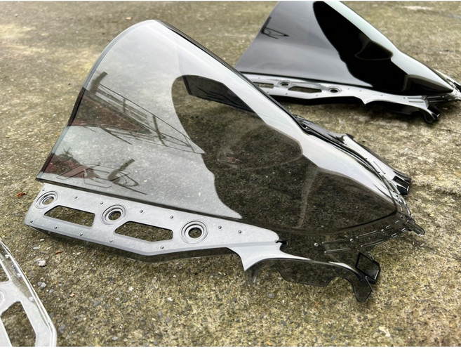 YZF-R15V4 原廠型高角度風鏡 - 提升騎乘體驗, 燻黑, 1個