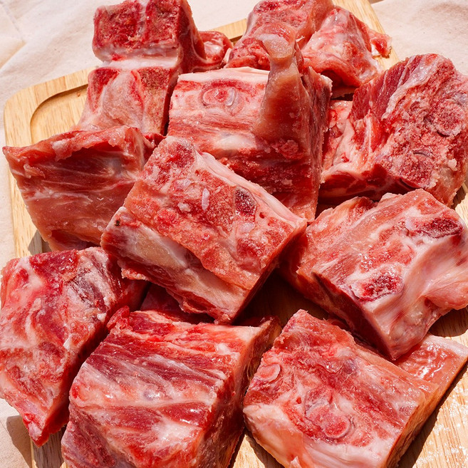 [맛춤상회] 국내산 돼지 등뼈, 1kg, 3개