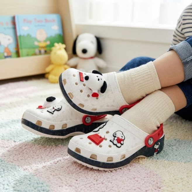 CROCS KIDS 아동 어린이 초등 스니커즈 일상화 운동화 크록스 피너츠 클래식 클로그 유아 멀티 컬러 여