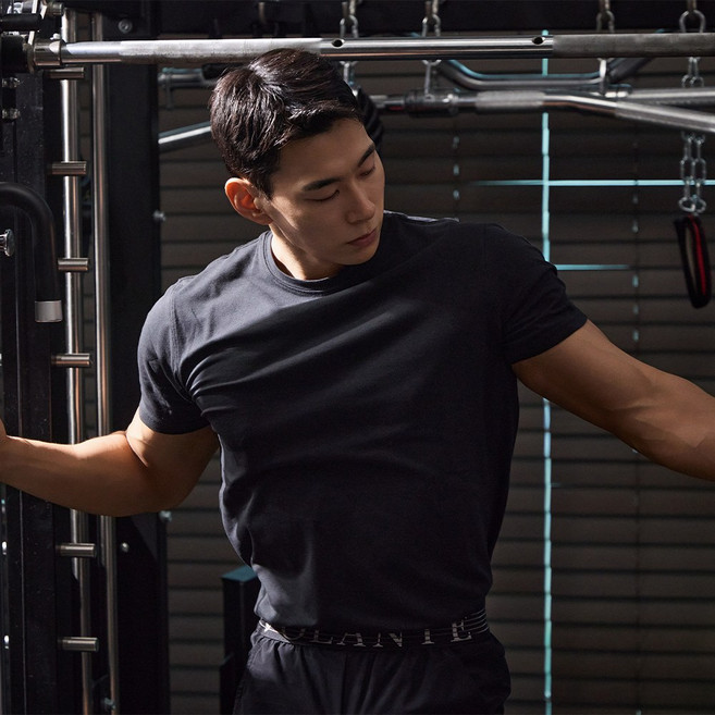 맥스모어 순면 라운드 스판 머슬핏 무지 남자 반팔티