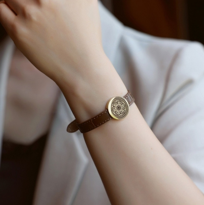이냐시아 여성 골드 앤티크 팔찌 클래식 가죽 스트랩 손목팔찌