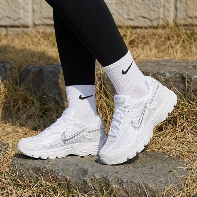 나이키 INWT 이니시에이터 여성 운동화 런닝화 조깅화 헬스화 신발 러닝화 화이트