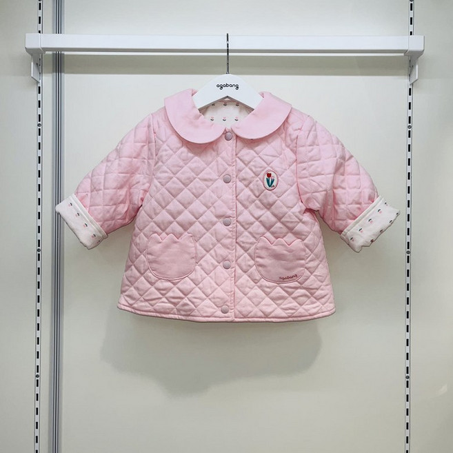 아가방(야탑점) 양면으로 입힐 수 있는 리버시블 점퍼~ 튤립 주머니가 사랑스러운 간절기용 봄 점퍼입니다~