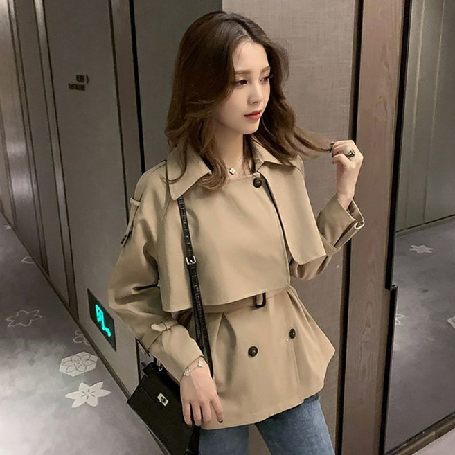ROYALBELLE 여성 숏 트렌치 더블 버튼 케이프 디자인 간절기 데일리 자켓 B06010802
