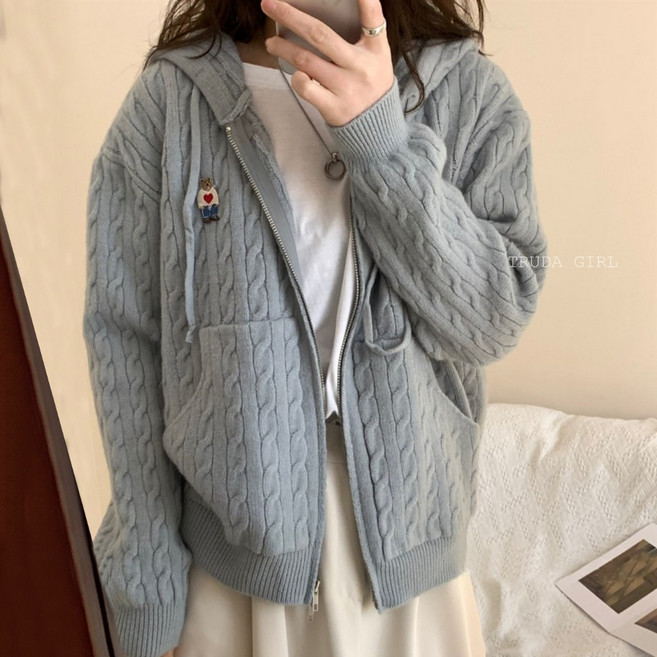杜達女孩 學院小熊刺繡麻花連帽針織外套