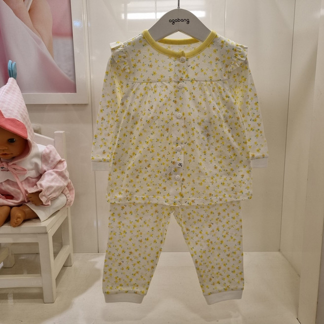 아가방 NC엑스코점 이월특가! 부드러운 터치감 무형광 면100% 화사한 플라워패턴 프릴이 사랑스러운 메르디내의! 아기 실내복 유아 여름 긴팔상하세트! 90부터는 어깨단추