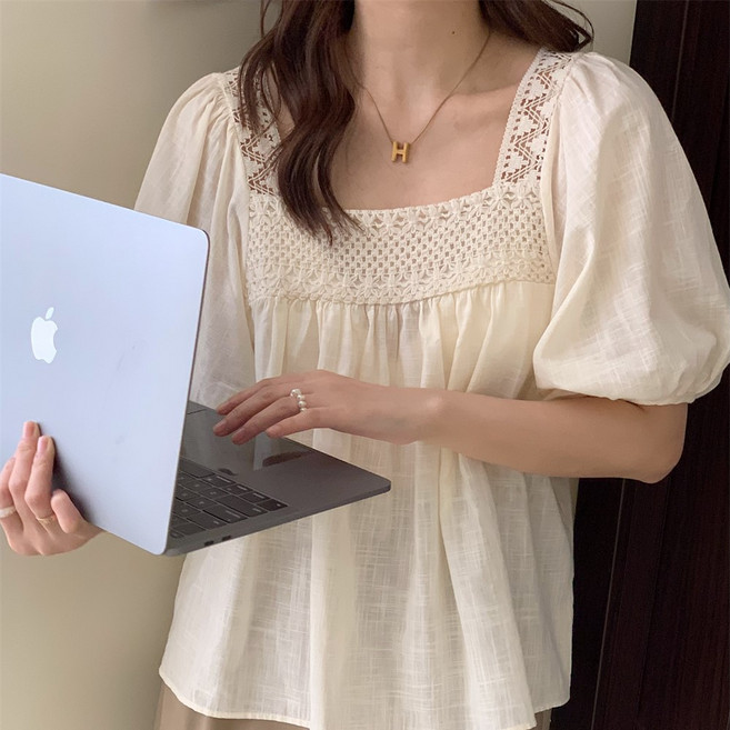 옷안애 스퀘어넥 블라우스 뜨개자수 여성용