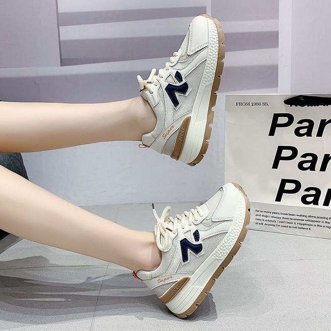 Aesero 여성 5cm 발편한운동화 런닝화 부드럽고 캐주얼 가죽 가벼운 NPB3341