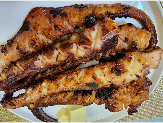 [웅이네] 가문어 통족 1kg 맛있는 오동통 쫄깃 오징어다리, 중 통족 1kg (11개이상)