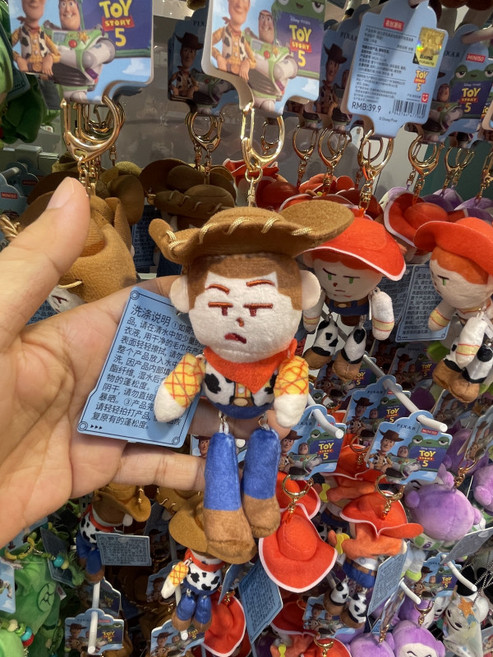 정품 토이스토리5 굿즈 손목시계 키링 악세사리 그립톡 피규어 우디 버즈 제시 소품 굿즈 TOYSTORY5, 1개, 우디 인형 키링, 1cm
