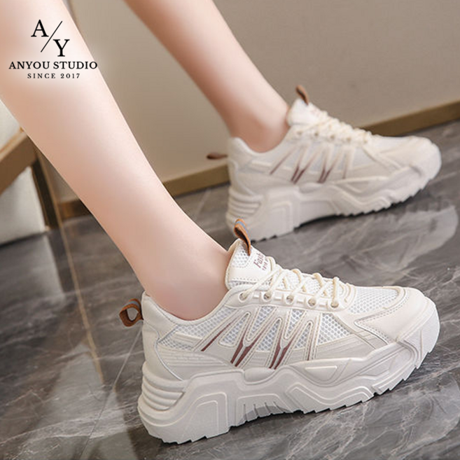 여성 캐주얼 운동화 통기성 좋은 메쉬 스니커즈 키높이 편안한 흰색 스포츠화 가벼운 데일리 스니커즈