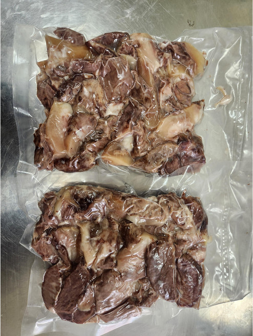 한우 소고기수육(삶은 소고기 600g)약간두툼, 600g(300g×2팩 )한우 수육, 300g