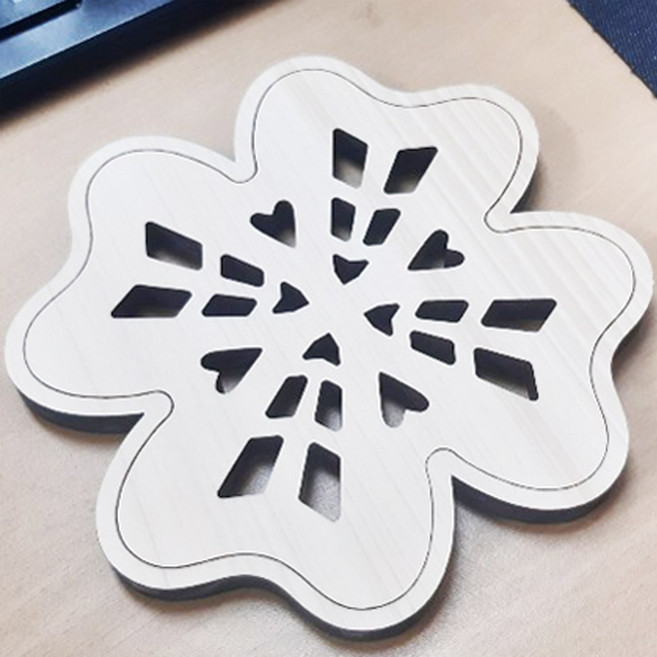 힐링라이프 캠핑감성 편백나무 코스터, 편백나무 냄비받침/클로버, 1개