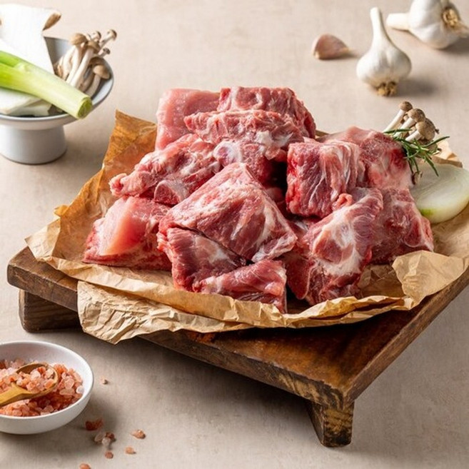 흙향 한돈 등뼈 3kg 자연 향기 가득한 믿을 수 있는 국내산 돼지고기 일품 요리